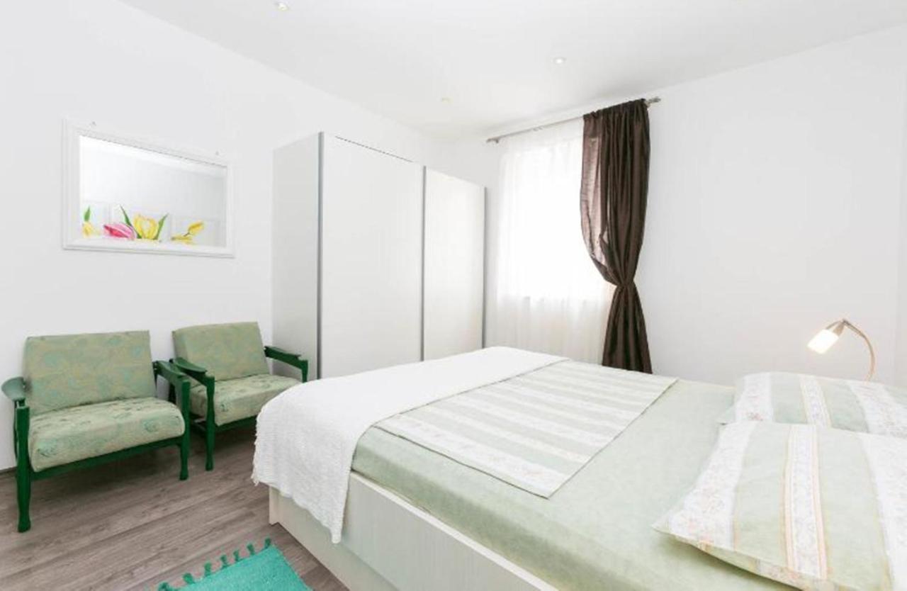 Cecillia Mare Apartments Rovinj Bagian luar foto