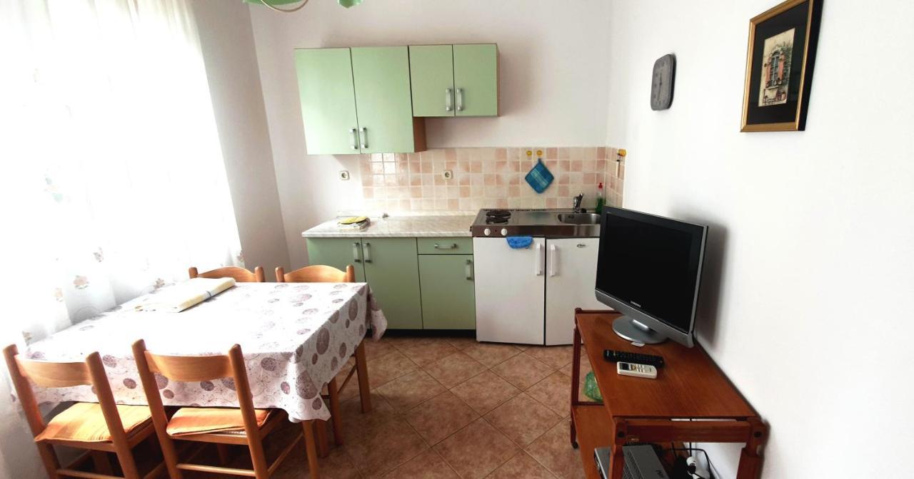 Cecillia Mare Apartments Rovinj Bagian luar foto