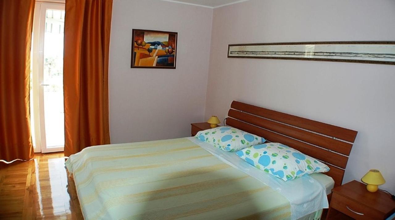 Cecillia Mare Apartments Rovinj Bagian luar foto
