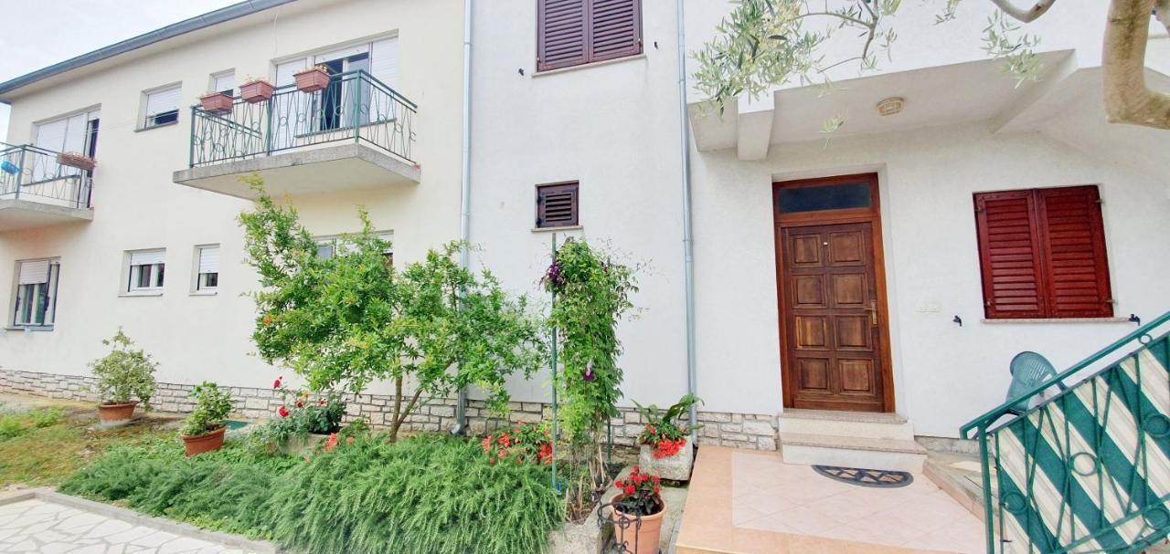 Cecillia Mare Apartments Rovinj Bagian luar foto