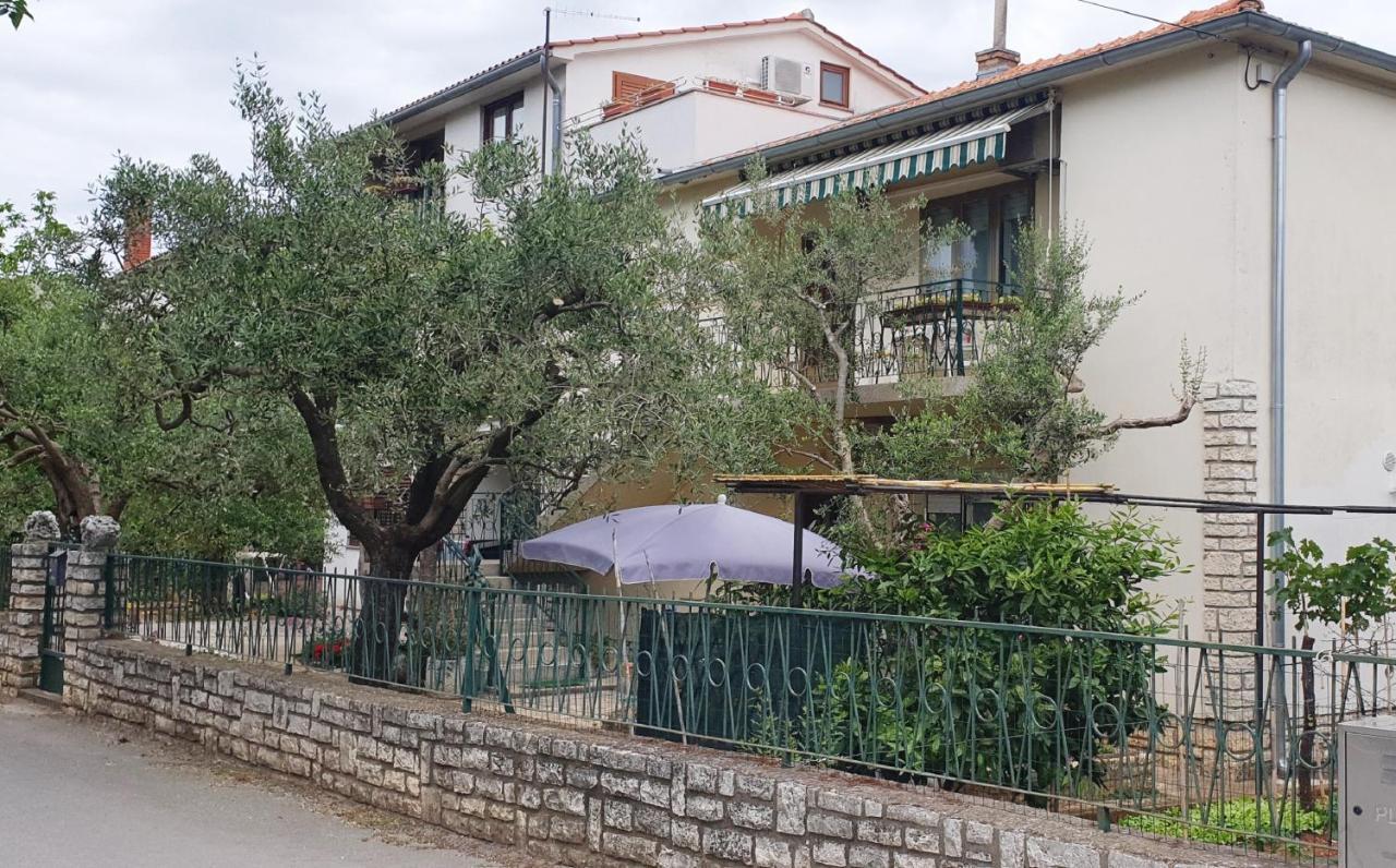Cecillia Mare Apartments Rovinj Bagian luar foto