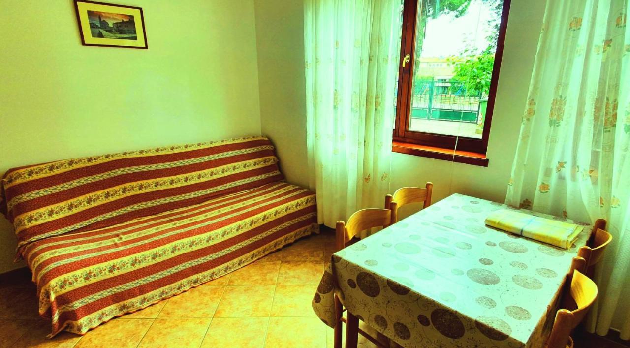Cecillia Mare Apartments Rovinj Bagian luar foto