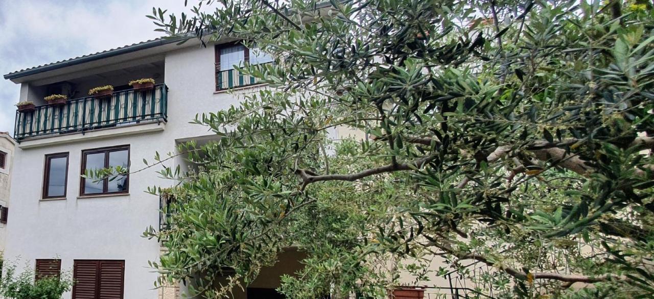 Cecillia Mare Apartments Rovinj Bagian luar foto