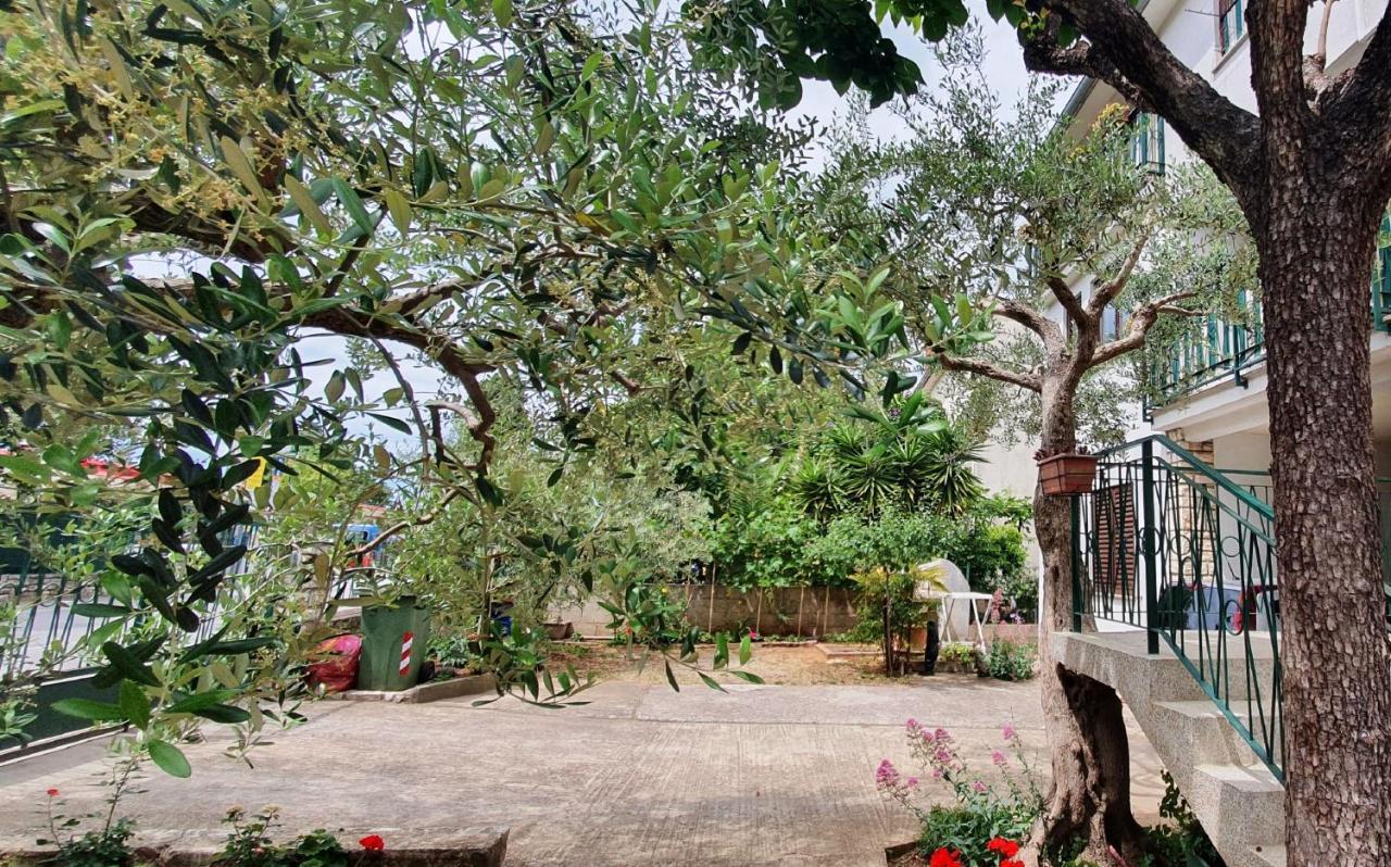 Cecillia Mare Apartments Rovinj Bagian luar foto